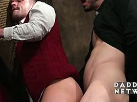 神父的淫穴新世界，展开了 chinese boys addiction gay porn
