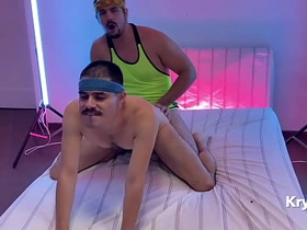 无套狂干。第一部 gay japan police porn
