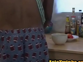厨房里亚裔小受被攻方后入 asian gay sex videos old man