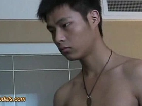 可爱光滑亚洲少年打飞机 japan gay porn 2024