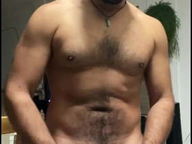 练完肌肉，最好的放松就是独自射爆 / 大屌哥 asian muscle gay porn video