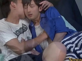 亚洲嫩妹撸鸡巴 korean gay porn threesome