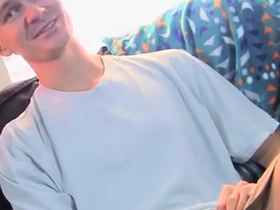 扎克兰德尔：伊桑霍克斯撸动并渴望榨干他大鸡巴的汁液 hot gay celebrity porn