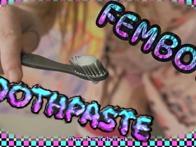 4K伪娘把精液射在牙刷上 牙膏！预告 gay porn chinese step bro