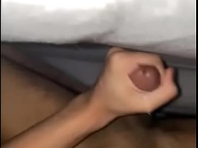 亚裔小骚货揉搓发情的鸡巴 dayday chinese gay porn