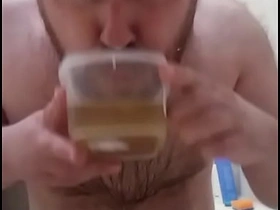 俄罗斯基佬求操 射完还要被尿淋 asian latino gay porn
