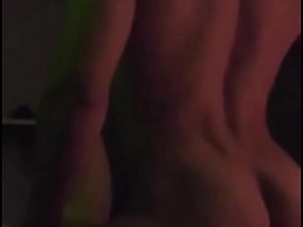 几杯酒下肚后，我那直男上司主动在酒店操了我 handsome hot gay porn