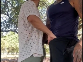 在公园里边跑边约炮 japanese gay nipple porn