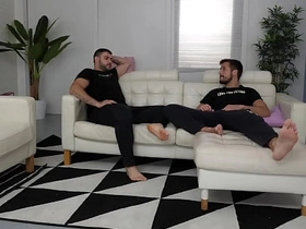 周六晚上被说服的直男 uncaring asian men porn