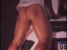 在邻居家门外野战巡航 korean gay office porn