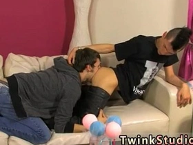 年轻亚洲男孩小阴茎同志色情与青少年性爱电影 gay piss porn chinese
