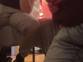 俩素人室友为粉丝直播尿湿裤子 gay asian porn tube