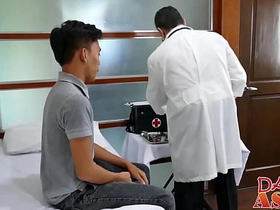 可爱嫩屄Jude被老同志Mike猛干 asian gay sex videos sait