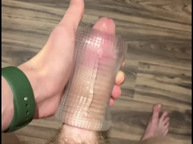 18岁嫩0操手电筒狂射！紧致玩具喷精 - 火热自慰 xmaster.com asian gay coitus videos