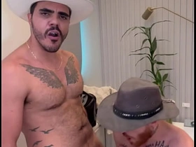 Carmona和Marcelo在激烈互搞中干翻农场男孩 gay video porn japan