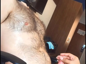 性感水獭男伊森III - 清晨挤奶V切片段/抢先看 stallion chinese gay porn