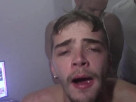 猛男爆菊把瘦0小穴灌满精液 - 无套内射 hot twinks gay porn