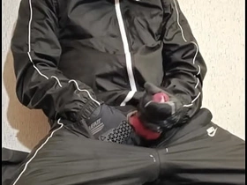 穿运动裤的骚年发情了 axl chinese gay porn