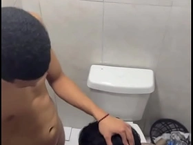 夜店厕所偷拍直男大屌口交 asian gay carnal knowledge videos hdgay