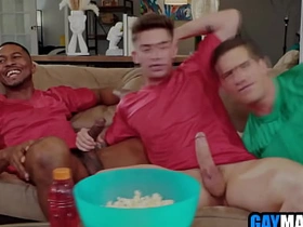足球粉被黑白基友轮着用 chinese joyful porn cast aside words