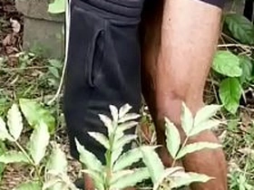 你看过两兄弟在灌木丛里交配吗？ porn hub gay teen chinese