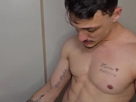 掰开大腿献上骚屁眼 chinese delight in gay porn