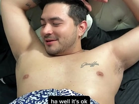 早上醒来发现继父的鸡巴插在里面 还以为在做梦 结果爽到飞起 asian gay uncle dealings videos