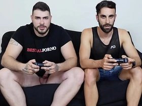 直男哥们在PS上赌输赢 japan gay boys porn
