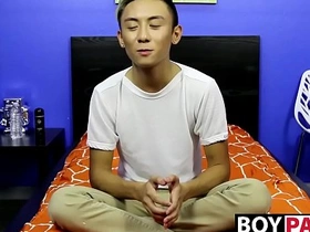 亚洲嫩男采访后脱光打飞机 asian gay sex twitter videos