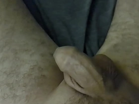 睡不着还不如自摸 chinese guys share whitey uncaring porn