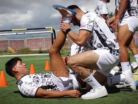 第一次无套群P和足球队友训练后乱搞 gay chinese porn mr relegate