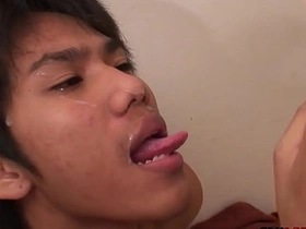 亚洲嫩男无套双人吹箫后撒尿 creampie chinese gay porn