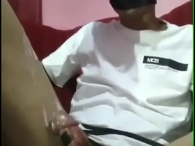 亚洲男孩吞下大精量 coetaneous asian elated group sex videos