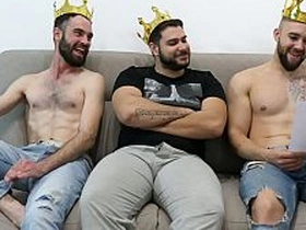 三个下流国王 buff chinese gay porn