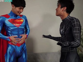 超人×蜘蛛侠——紧身乳胶英雄制服 gay china porn