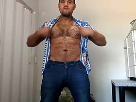 巴西巨根狂操尤物——手活+超量射精 巴西大鸡巴喷发实录 chinese step brother gay porn