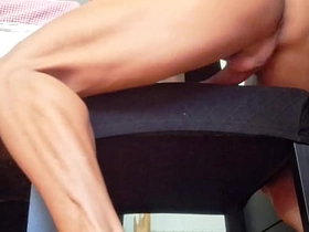 健身熱辣男孩椅子上狂擼硬屌直到濃精噴發 chinese fat man gay porn