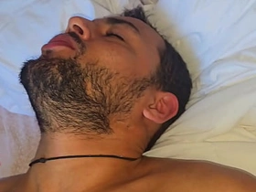 用晨勃大鸡巴唤醒你床上的雄兽 porn japan gay