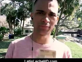 直男拉丁裔嫩仔为钱让基佬陌生人POV内射 gay porn asian bastardize