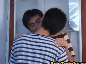 瘦亚裔69后传教士体位无套被操 malaysia chinese gay porn