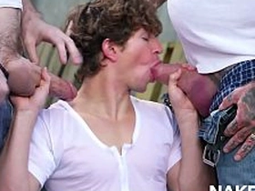 Greyson Myles和Eddie Patrick户外群交 chinese gay porn backshots