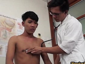 亚洲医生检查小鲜肉屁股 gay porn chinese couple