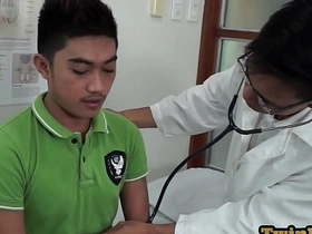 同志医生在诊室勾引淫荡亚洲患者 chinese gay colic porn