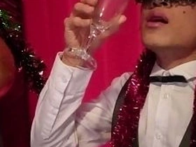 新年快乐！法亚混血嫩男Jon Arteen打飞机射进杯子喝自己的精液 japan gay porn company