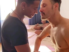 摩托仔加入猛男互搞派对 homemade chinese delighted teen porn