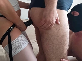 双性恋老公让朋友共享妻子 3P 男男女 假阳具肛交 第二集 编号21123 hot gay soldier porn