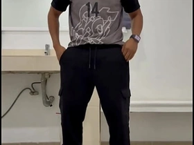 游泳课前撸管实录 hot gay porn pov
