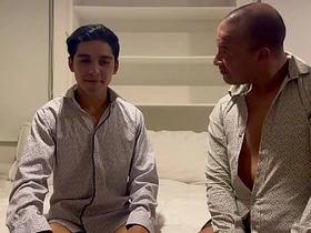 这小年轻从没尝过残疾大哥的巨屌 chinese gay big dick porn