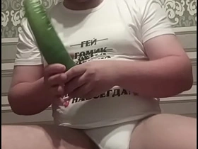 一个道德解放的基佬把他被爆菊的大屁股视频泄露到网上！ asian dad and son gay porn
