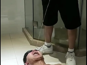 亚洲人尿吐 gay sex videos asian robust